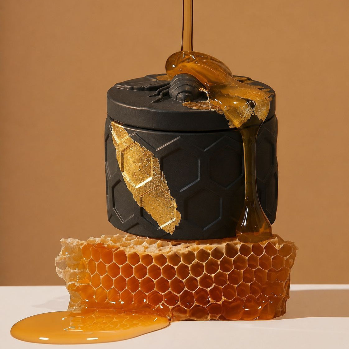 Pure Beeswax – Black Sculpted Mineral Vessel (100g)